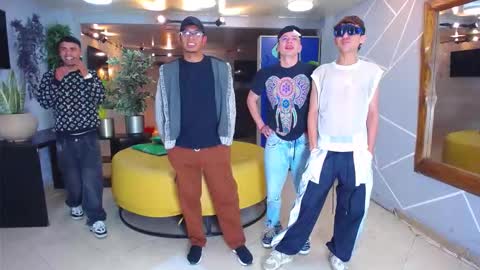 Snapshot of boschcz chatting on October 2025 04:12:01 AM THOMAS AND DAMIAND online show from October 2025 04:12:01 AM