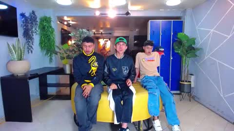 Snapshot of boschcz chatting on October 2025 04:02:01 AM THOMAS AND DAMIAND online show from October 2025 04:02:01 AM