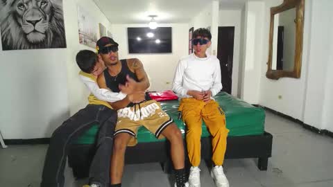 Snapshot of boschcz chatting on November 2025 05:36:02 PM THOMAS AND DAMIAND online show from November 2025 05:36:02 PM