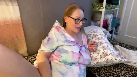 BossMom online show from January 2025 07:53:02 PM