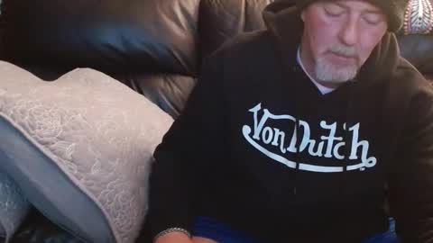 bostonguy1969 online show from December 2025 05:05:01 AM