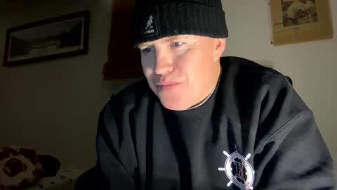 Snapshot of bostonirish45 chatting on February 2026 04:17:01 AM bostonirish45 online show from February 2026 04:17:01 AM