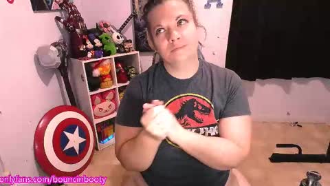 Snapshot of bouncinbooty chatting on November 2025 07:36:01 PM Pumpkin Butt online show from November 2025 07:36:01 PM