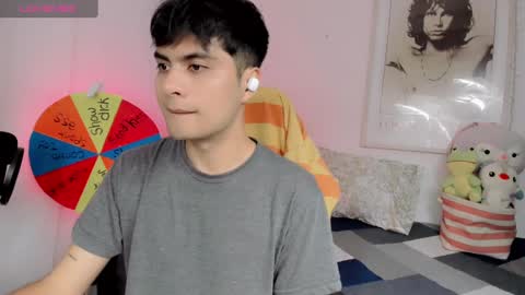 Aaron online show from January 2025 12:33:01 AM