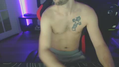 boy_t0y89 online show from February 2025 07:29:01 AM