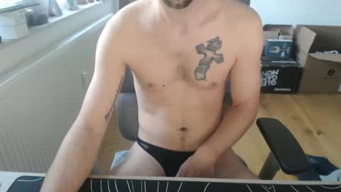 boy_t0y89 online show from April 2026 08:04:02 AM