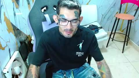 boy_tatto77 online show from March 2026 01:17:01 PM