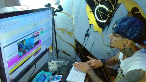 Snapshot of boy_tatto77 chatting on June 2026 11:35:01 AM boy_tatto77 online show from June 2026 11:35:01 AM