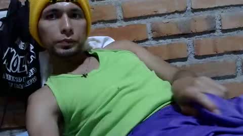 Snapshot of boycumlatino21 chatting on October 2025 11:24:02 PM Boy online show from October 2025 11:24:02 PM
