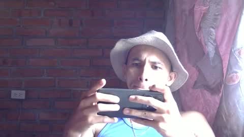 Snapshot of boycumlatino21 chatting on January 2026 06:22:02 PM Boy online show from January 2026 06:22:02 PM