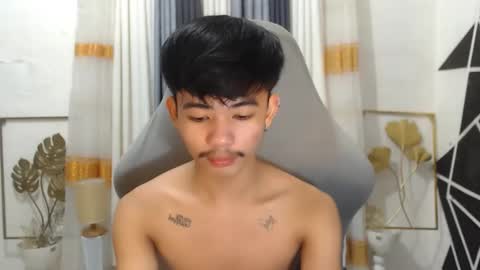 Snapshot of boynextdoor4ux chatting on December 2024 03:19:01 PM HI IM JAMES DONT FORGET GIVE ME THUMBS UP AND JOIN TO MY FANCLUB online show from December 2024 03:19:01 PM