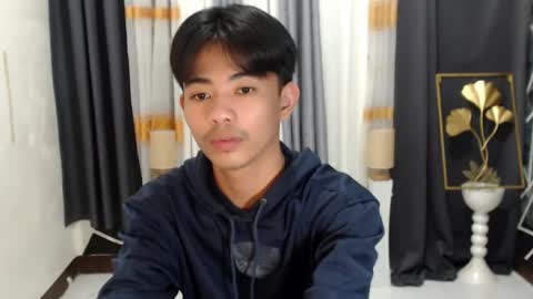 Snapshot of boynextdoor4ux chatting on January 2025 08:21:01 PM HI IM JAMES DONT FORGET GIVE ME THUMBS UP AND JOIN TO MY FANCLUB online show from January 2025 08:21:01 PM