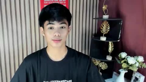 Snapshot of boynextdoor4ux chatting on September 2025 06:52:01 PM HI IM JAMES DONT FORGET GIVE ME THUMBS UP AND JOIN TO MY FANCLUB online show from September 2025 06:52:01 PM