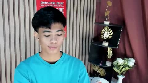 Snapshot of boynextdoor4ux chatting on September 2025 05:35:02 PM HI IM JAMES DONT FORGET GIVE ME THUMBS UP AND JOIN TO MY FANCLUB online show from September 2025 05:35:02 PM