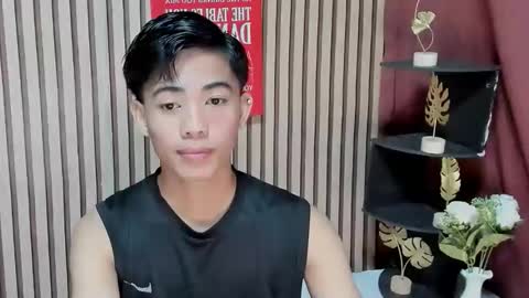 Snapshot of boynextdoor4ux chatting on September 2025 04:19:01 PM HI IM JAMES DONT FORGET GIVE ME THUMBS UP AND JOIN TO MY FANCLUB online show from September 2025 04:19:01 PM