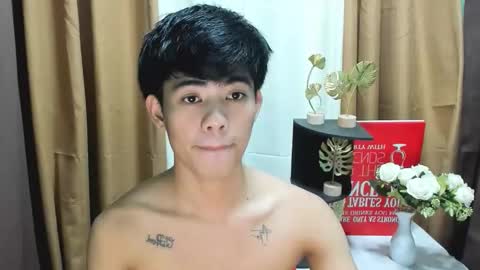 Snapshot of boynextdoor4ux chatting on October 2025 12:47:02 PM HI IM JAMES DONT FORGET GIVE ME THUMBS UP AND JOIN TO MY FANCLUB online show from October 2025 12:47:02 PM