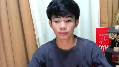 Snapshot of boynextdoor4ux chatting on October 2025 05:55:01 PM HI IM JAMES DONT FORGET GIVE ME THUMBS UP AND JOIN TO MY FANCLUB online show from October 2025 05:55:01 PM