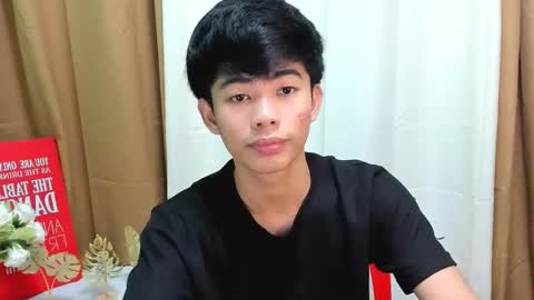 Snapshot of boynextdoor4ux chatting on October 2025 05:58:02 PM HI IM JAMES DONT FORGET GIVE ME THUMBS UP AND JOIN TO MY FANCLUB online show from October 2025 05:58:02 PM