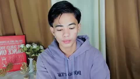 Snapshot of boynextdoor4ux chatting on October 2025 07:37:01 PM HI IM JAMES DONT FORGET GIVE ME THUMBS UP AND JOIN TO MY FANCLUB online show from October 2025 07:37:01 PM