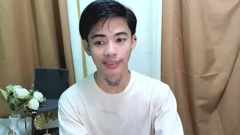 Snapshot of boynextdoor4ux chatting on October 2025 09:00:01 AM HI IM JAMES DONT FORGET GIVE ME THUMBS UP AND JOIN TO MY FANCLUB online show from October 2025 09:00:01 AM