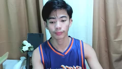 Snapshot of boynextdoor4ux chatting on November 2025 03:57:01 PM HI IM JAMES DONT FORGET GIVE ME THUMBS UP AND JOIN TO MY FANCLUB online show from November 2025 03:57:01 PM