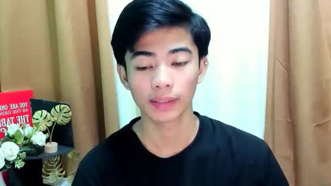 Snapshot of boynextdoor4ux chatting on November 2025 02:39:02 AM HI IM JAMES DONT FORGET GIVE ME THUMBS UP AND JOIN TO MY FANCLUB online show from November 2025 02:39:02 AM