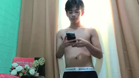 Snapshot of boynextdoor4ux chatting on November 2025 07:51:02 AM HI IM JAMES DONT FORGET GIVE ME THUMBS UP AND JOIN TO MY FANCLUB online show from November 2025 07:51:02 AM