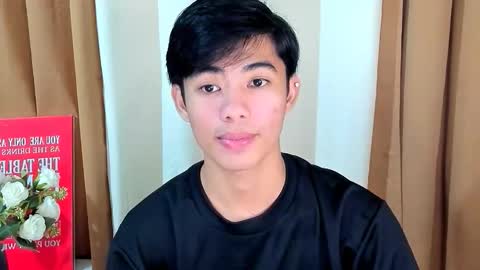 Snapshot of boynextdoor4ux chatting on November 2025 03:24:02 PM HI IM JAMES DONT FORGET GIVE ME THUMBS UP AND JOIN TO MY FANCLUB online show from November 2025 03:24:02 PM