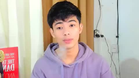 Snapshot of boynextdoor4ux chatting on December 2025 06:26:01 PM HI IM JAMES DONT FORGET GIVE ME THUMBS UP AND JOIN TO MY FANCLUB online show from December 2025 06:26:01 PM