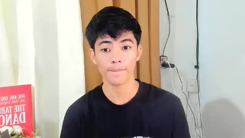 Snapshot of boynextdoor4ux chatting on December 2025 08:39:02 PM HI IM JAMES DONT FORGET GIVE ME THUMBS UP AND JOIN TO MY FANCLUB online show from December 2025 08:39:02 PM