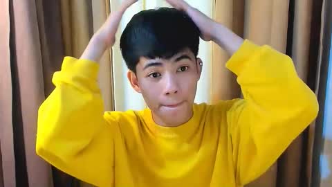 Snapshot of boynextdoor4ux chatting on January 2026 08:25:02 PM HI IM JAMES DONT FORGET GIVE ME THUMBS UP AND JOIN TO MY FANCLUB online show from January 2026 08:25:02 PM