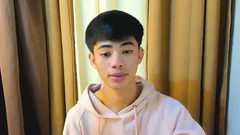 Snapshot of boynextdoor4ux chatting on January 2026 09:31:01 PM HI IM JAMES DONT FORGET GIVE ME THUMBS UP AND JOIN TO MY FANCLUB online show from January 2026 09:31:01 PM