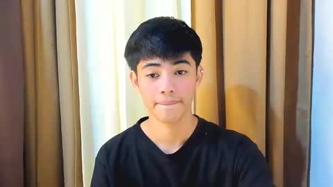 Snapshot of boynextdoor4ux chatting on January 2026 09:18:02 PM HI IM JAMES DONT FORGET GIVE ME THUMBS UP AND JOIN TO MY FANCLUB online show from January 2026 09:18:02 PM