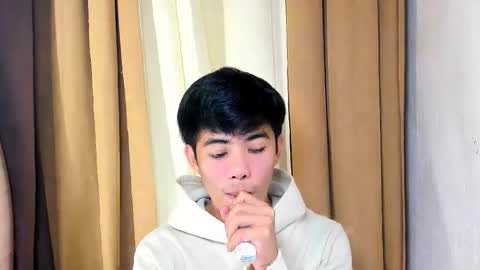 Snapshot of boynextdoor4ux chatting on February 2026 02:04:02 AM HI IM JAMES DONT FORGET GIVE ME THUMBS UP AND JOIN TO MY FANCLUB online show from February 2026 02:04:02 AM