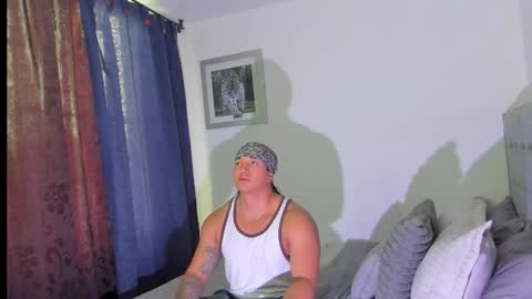 Snapshot of boys_blackandwhite chatting on November 2025 09:41:02 PM boys_blackandwhite online show from November 2025 09:41:02 PM