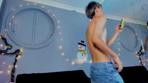 Snapshot of boysweet_boys chatting on December 2024 10:01:02 PM Paul and Max online show from December 2024 10:01:02 PM