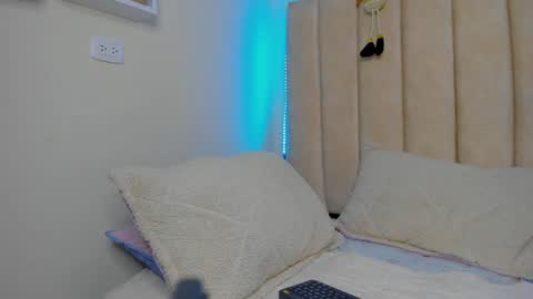 Snapshot of boysweet_boys chatting on December 2024 11:57:02 PM Paul and Max online show from December 2024 11:57:02 PM