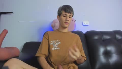 Snapshot of boysweet_boys chatting on January 2025 07:49:01 PM Paul and Max online show from January 2025 07:49:01 PM