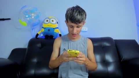 Snapshot of boysweet_boys chatting on January 2025 08:43:01 PM Paul and Max online show from January 2025 08:43:01 PM