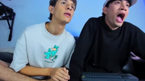 Snapshot of boysweet_boys chatting on February 2025 09:25:02 PM Paul and Max online show from February 2025 09:25:02 PM