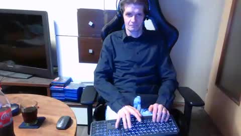 Snapshot of bponie1 chatting on December 2024 01:47:02 AM bponie1 online show from December 2024 01:47:02 AM