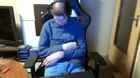 Snapshot of bponie1 chatting on January 2025 02:04:02 AM bponie1 online show from January 2025 02:04:02 AM