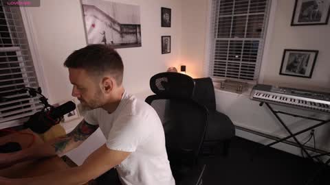 Snapshot of bradbronton chatting on January 2025 10:16:02 PM BradBronton online show from January 2025 10:16:02 PM