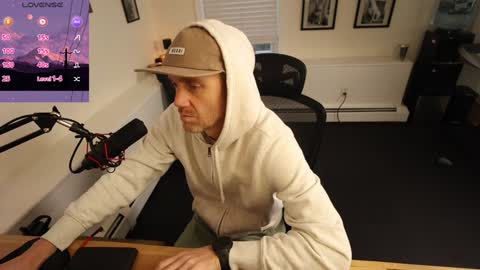 Snapshot of bradbronton chatting on January 2025 04:55:02 PM BradBronton online show from January 2025 04:55:02 PM