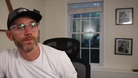 Snapshot of bradbronton chatting on September 2025 10:44:01 PM BradBronton online show from September 2025 10:44:01 PM