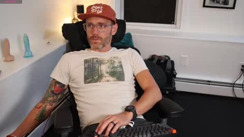 Snapshot of bradbronton chatting on September 2025 10:48:02 PM BradBronton online show from September 2025 10:48:02 PM