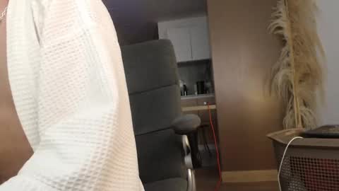 Snapshot of bradley_muscle chatting on February 2025 05:11:02 AM Bradley online show from February 2025 05:11:02 AM