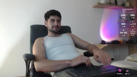 Snapshot of bradley_muscle chatting on September 2025 05:18:02 AM Bradley online show from September 2025 05:18:02 AM