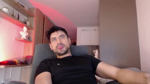 Snapshot of bradley_muscle chatting on September 2025 08:20:02 PM Bradley online show from September 2025 08:20:02 PM