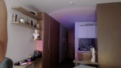 Snapshot of bradley_muscle chatting on September 2025 11:18:01 PM Bradley online show from September 2025 11:18:01 PM